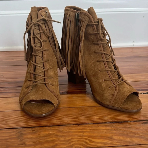 Steve Madden Tan Suede Fringe Heeled Boots - Picture 1 of 12
